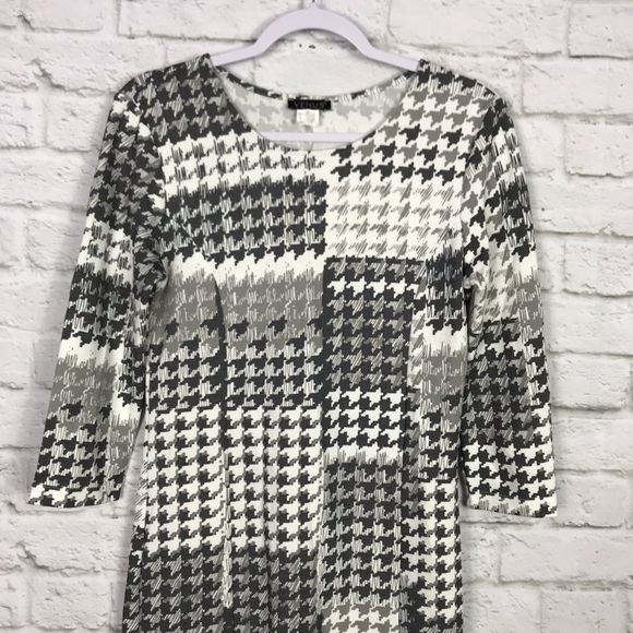 Venus Houndstooth Fitted Bodycon 3/4 Sleeve Dress - Picture 2 of 5
